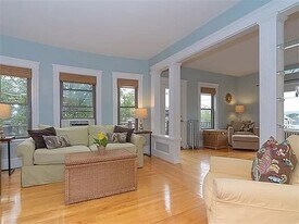 33 Chetwynd Rd, Unit 2 in Somerville, MA - Building Photo