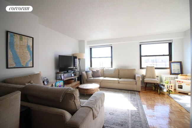 401 2nd Ave in New York, NY - Building Photo - Building Photo