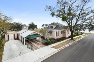 1114 Beach Blvd in Biloxi, MS - Building Photo - Building Photo