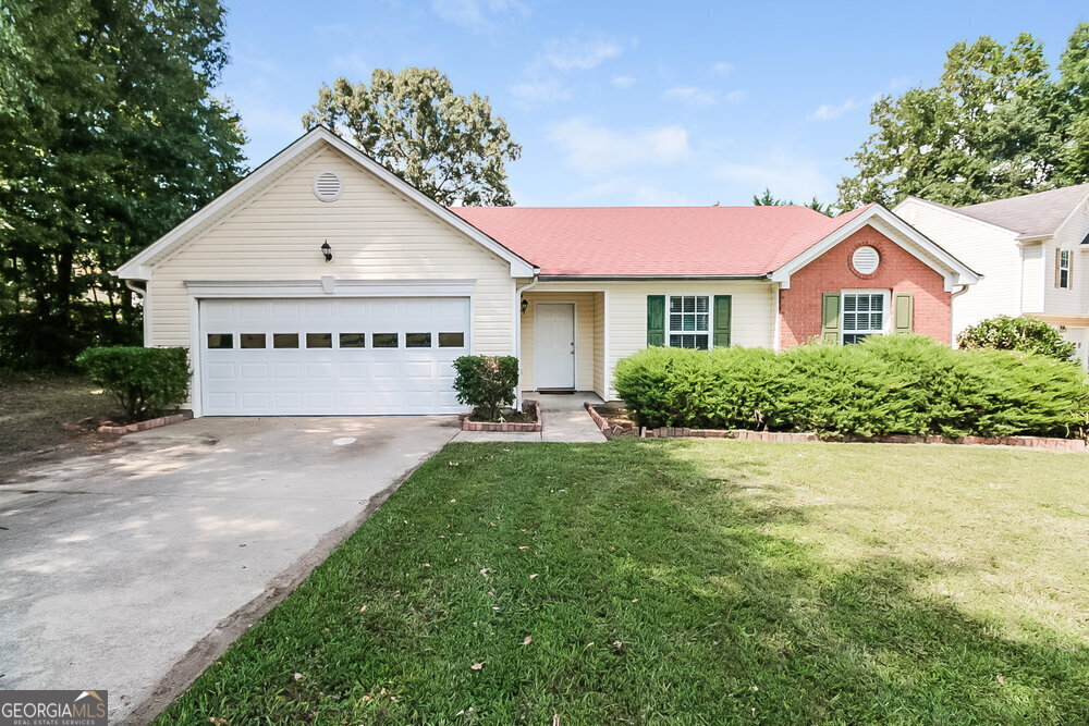 705 Signature Trce in Palmetto, GA - Foto de edificio