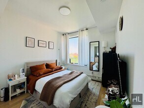 Stunning 1 bedroom with private balcony, DW, Microwave & Laundry hookup, Unit 305 in Bronx, NY - Foto de edificio - Building Photo