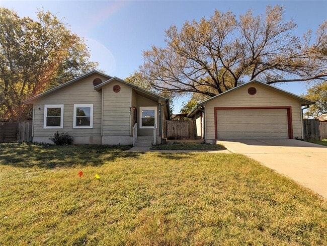 property at 2200 Magnolia Dr