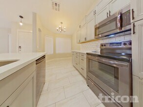 16049 W Moreland St in Goodyear, AZ - Building Photo - Building Photo