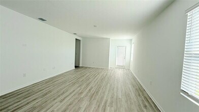 2986 Waterlily Wy in Poinciana, FL - Building Photo - Building Photo