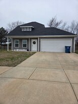305 Fieldstone Cir in Gravette, AR - Building Photo