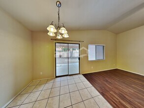 8271 S Via del Forjador in Tucson, AZ - Building Photo - Building Photo