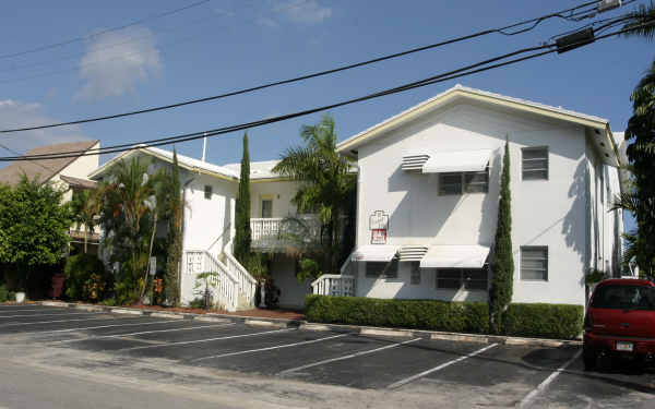 10 Hendricks Isles Is in Fort Lauderdale, FL - Foto de edificio - Building Photo