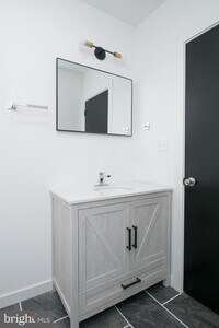 21 Farson St photo'