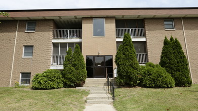 Coolspring Estates Apartments in Michigan City, IN - Building Photo - Building Photo