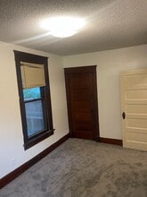 205 Park Ave, Unit #3 in Council Bluffs, IA - Foto de edificio - Building Photo