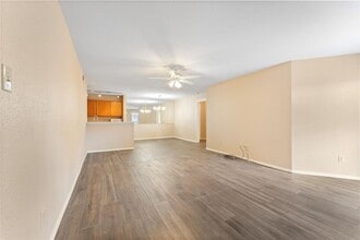 10871 Braes Bend Dr in Houston, TX - Building Photo - Building Photo