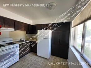 51039 Willis Rd in Belleville, MI - Building Photo - Building Photo