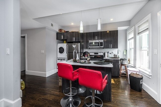 112 Glen St, Unit 114