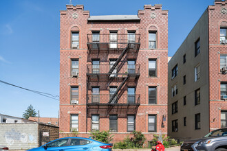 24-56 44th St in Long Island City, NY - Building Photo - Building Photo