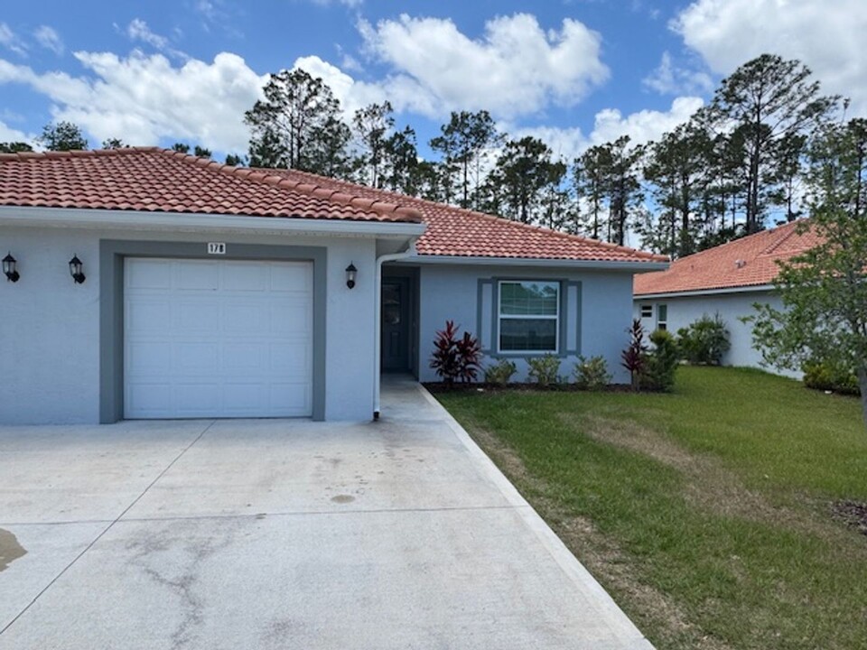17 Providence Ln in Palm Coast, FL - Foto de edificio