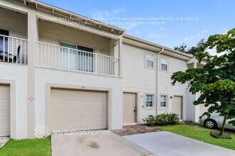 140 Carol Susan Ln in Fort Pierce, FL - Building Photo - Building Photo