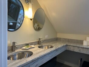 3249 N Hoyne Ave, Unit 3 in Chicago, IL - Building Photo - Building Photo