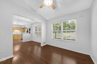 1170 N Nature Ct in Round Lake Beach, IL - Building Photo - Building Photo