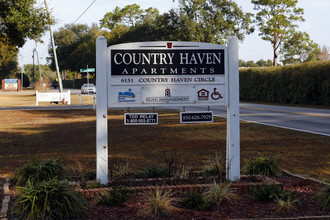 Country Haven Apartments in Milton, FL - Building Photo - Building Photo