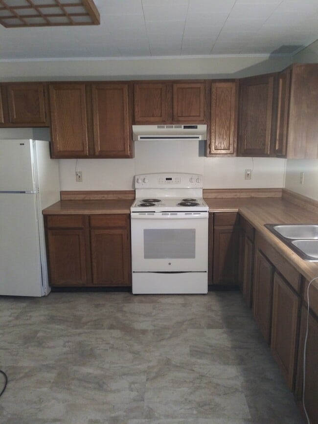 9874 NY-32, Unit #2 in Freehold, NY - Building Photo - Building Photo