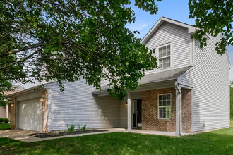 8071 Wichita Hill Dr in Indianapolis, IN - Building Photo - Building Photo