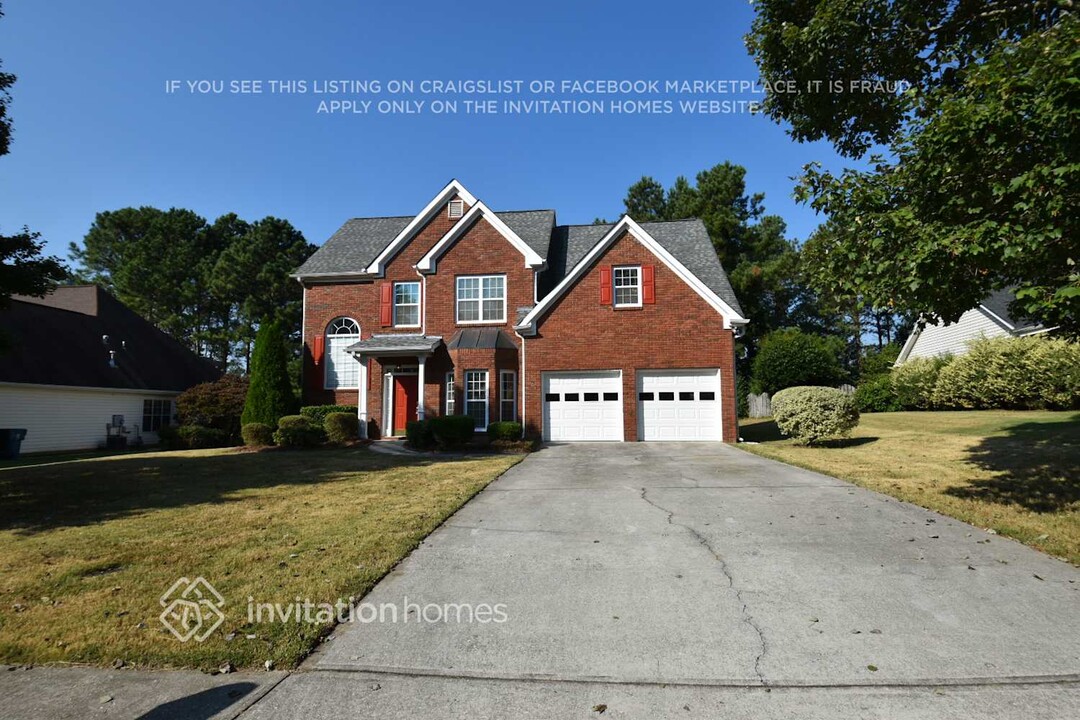 2905 Meadow Gate Way in Loganville, GA - Building Photo