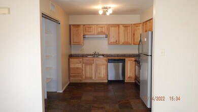 2151 N Meridian Rd, Unit 17 in Apache Junction, AZ - Foto de edificio - Building Photo