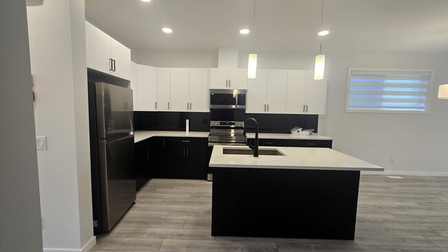 438 Carringvue Grove NW in Calgary, AB - Building Photo - Building Photo