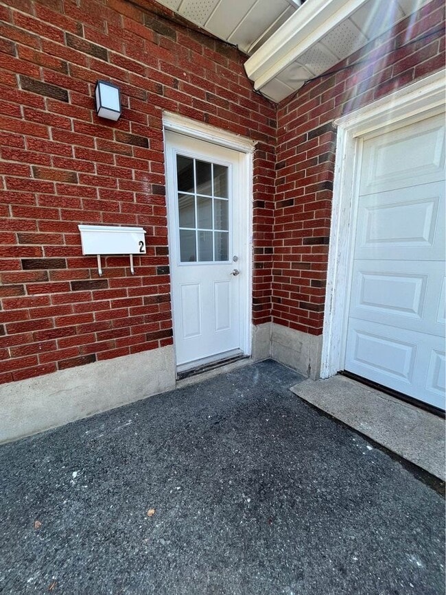 16 Ridgeview Ave in St Catharines, ON - Building Photo - Building Photo