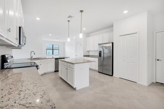 3350 Antilla Ct in Ft. Myers, FL - Building Photo - Building Photo