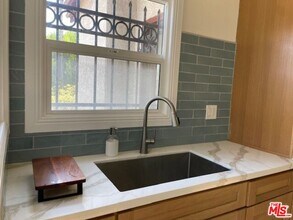 456 S Wilton Pl in Los Angeles, CA - Building Photo - Building Photo