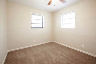 1533 NW 41st Ct in Oakland Park, FL - Building Photo - Building Photo