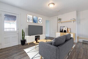 2120 Salisbury St in Pittsburgh, PA - Building Photo