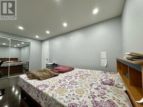 1601 Albion Rd in Toronto, ON - Building Photo - Building Photo