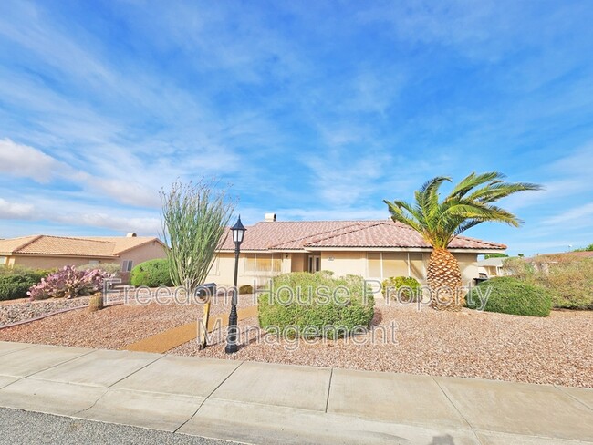 1900 S Vineyard Dr E in Pahrump, NV - Building Photo - Building Photo