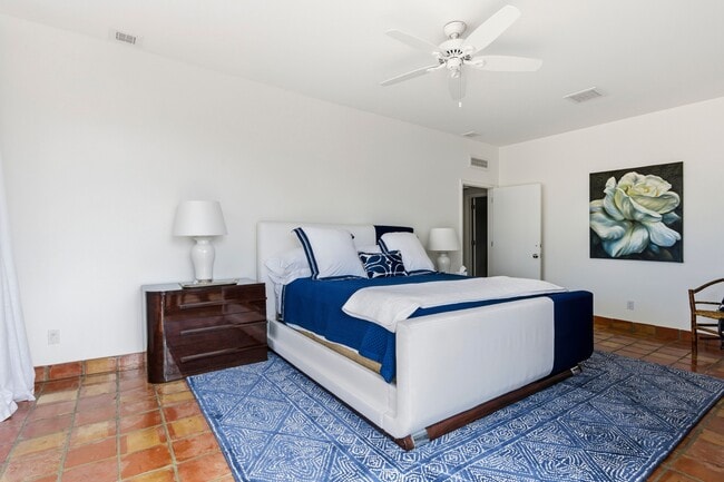 264 Everglade Ave in Palm Beach, FL - Building Photo - Building Photo