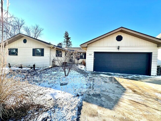 1024 N 74th Ave in Omaha, NE - Building Photo - Building Photo