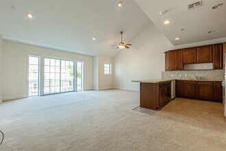 66 Barbara Ct in Amityville, NY - Building Photo - Building Photo