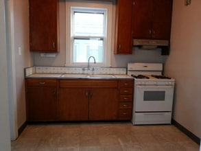 26 Caroline Ave in Clifton, NJ - Building Photo - Building Photo
