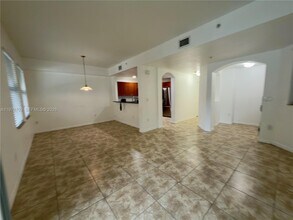 8999 NW 107 Ct in Doral, FL - Building Photo - Building Photo