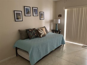 385 Markham R in Deerfield Beach, FL - Building Photo - Building Photo