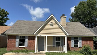 7059 Hampton Dr in Horn Lake, MS - Building Photo