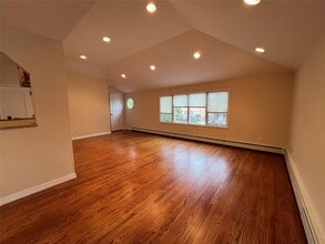 157-24 16th Ave in Queens, NY - Building Photo - Building Photo