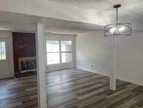 415 Patrick Henry Ct in Riverdale, GA - Building Photo - Building Photo