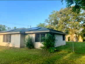 502 N Mahan St in Richwood, TX - Building Photo - Building Photo