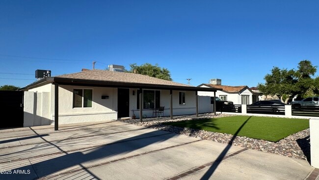 222 E Southgate Ave in Phoenix, AZ - Building Photo - Building Photo