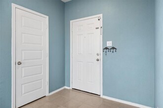 925 Yellow Ribbon Trl in Jarrell, TX - Building Photo - Building Photo
