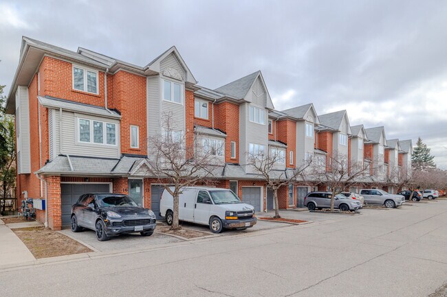 36 Clansman Trl in Mississauga, ON - Building Photo - Building Photo