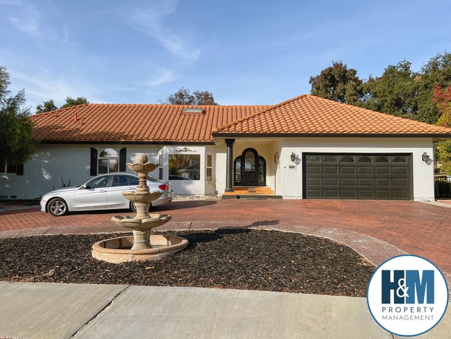 property at 945 S Ridgemark Dr