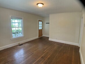 817 Old Pittsboro Rd in Chapel Hill, NC - Building Photo - Building Photo